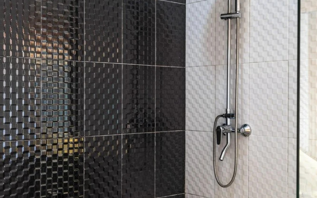 Queen Villa by Betterplace