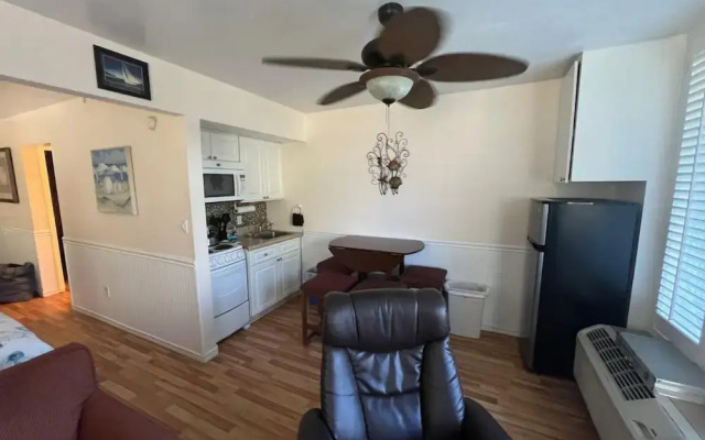 2 Bedroom Waterfront Pool Side!