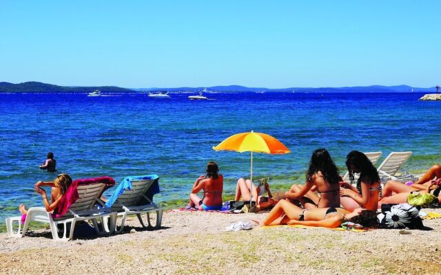 Romantic Oasis modern Apartment