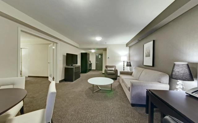 Coast Kamloops Hotel & Conference Centre