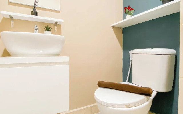 Soft Minimalist Studio Room At Meikarta Apartment