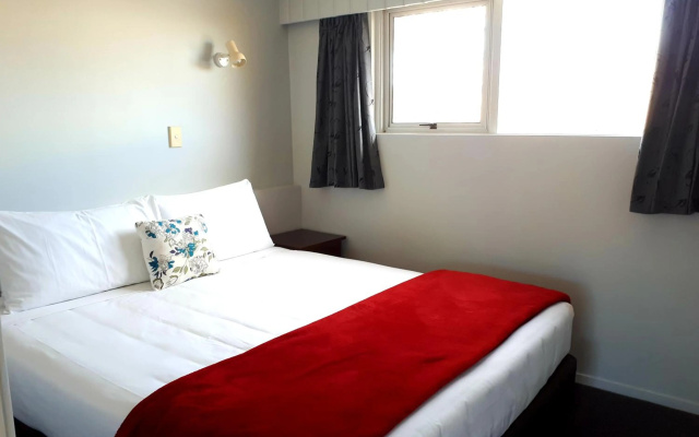 Edgewater Motel Te Anau – Guest Rooms – Te Anau