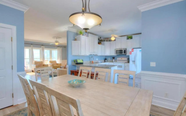 Flip Flops & Flamingos