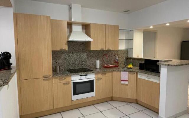 Grand appartement 87m2 à 10 mètres de la plage