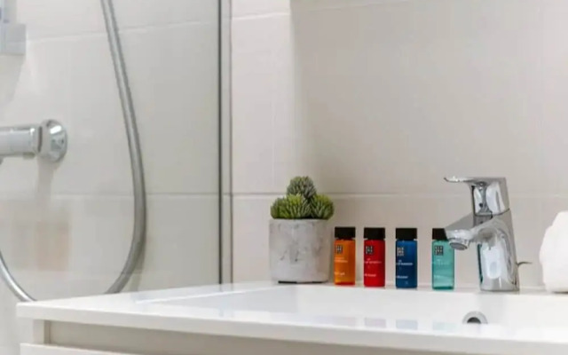 Bright Apartment Only 5 Minutes From the Beach