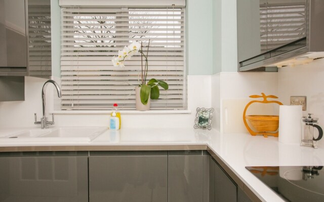 2 Bedroom Apartment Near Wimbledon Tennis Club Sleeps 4