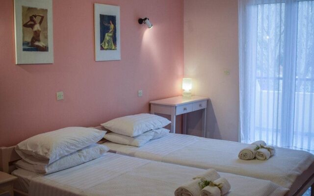 Natasia Studios Eressos