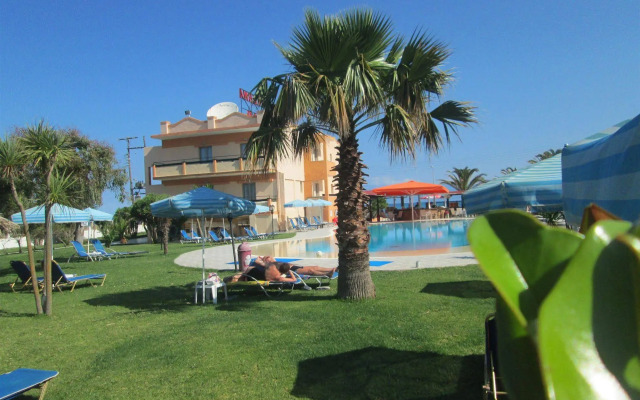 Ninos on the Beach