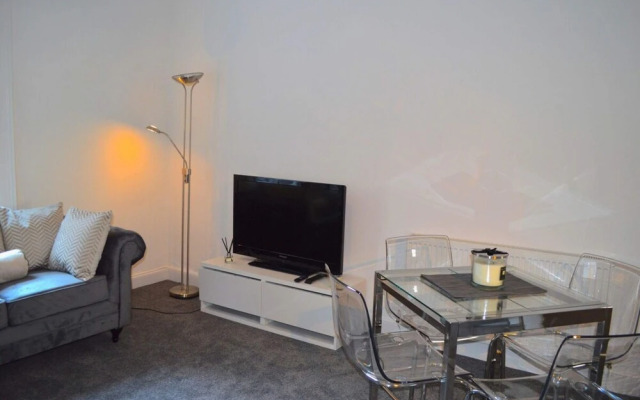 Central 3 Bedroom Flat