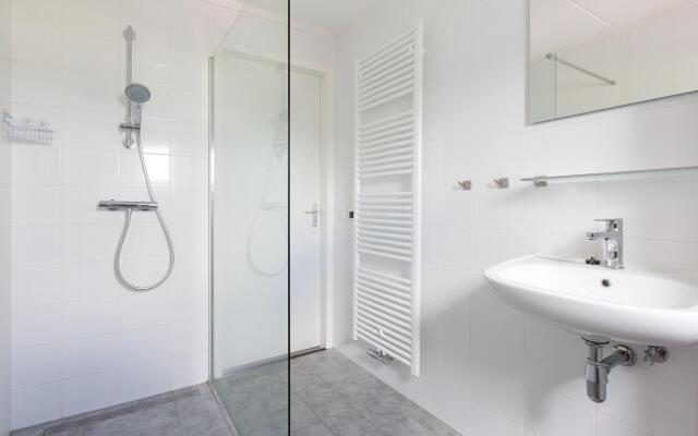 Holiday Home With Private Jetty on Water