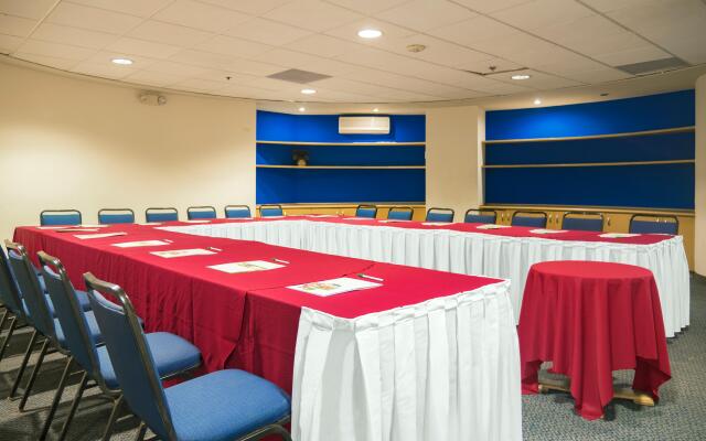 Holiday Inn Monterrey - Parque Fundidora by IHG