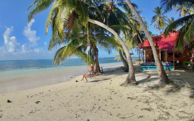Private bedroom on paradise San Blas Island - Meals Included