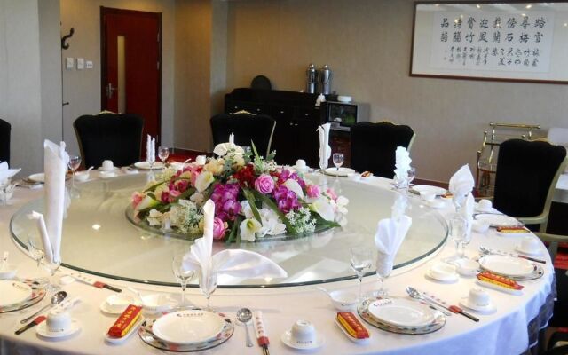 Yijing Holiday Hotel Yimeng Road Branch