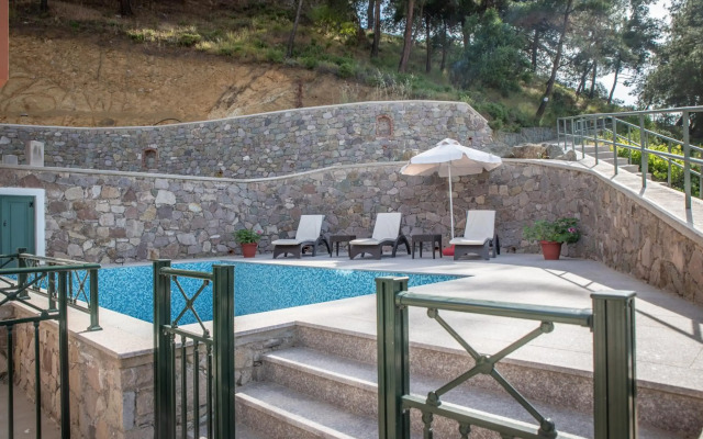 Alma Luxury Resort Hotel
