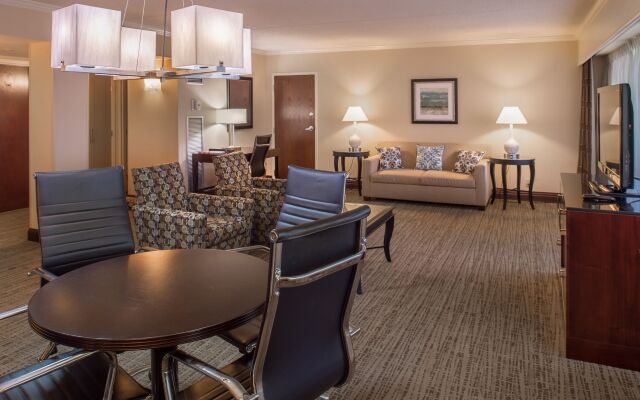 Crowne Plaza St. Louis Airport, an IHG Hotel