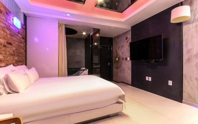 Pohang Jukdo Market 11AVENUE(11 Avenue)