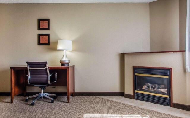Comfort Inn & Suites Jackson - West Bend