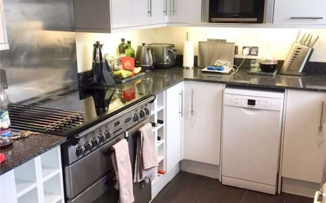 2 Bedroom House In Haymarket