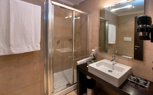 Sardegna Hotel, Suites & Restaurant