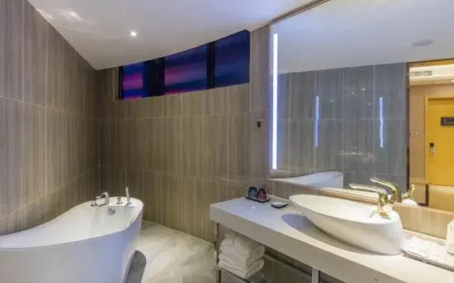 Lavande Hotel (Jiangmen Heshan Dapeng Road)