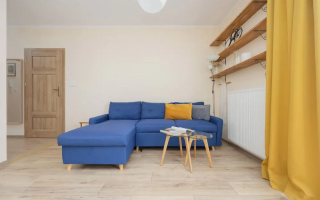 Warsaw Apartment With Parking by Renters