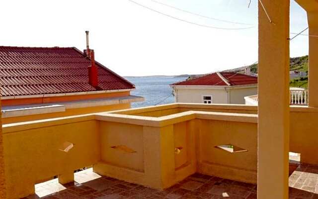 Cosy 1 bedroom apartment with sea view