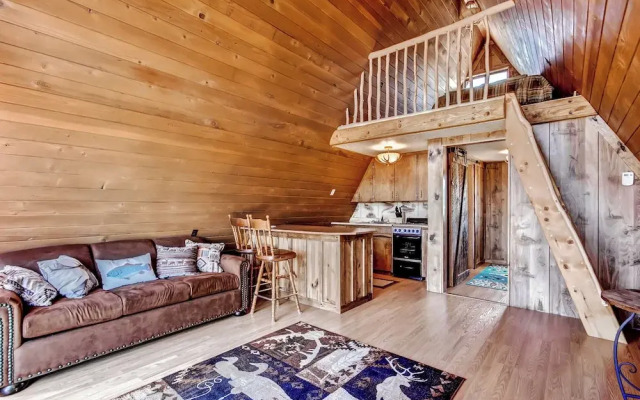 Secluded & Cozy Antimony Cabin w/ Fire Pit