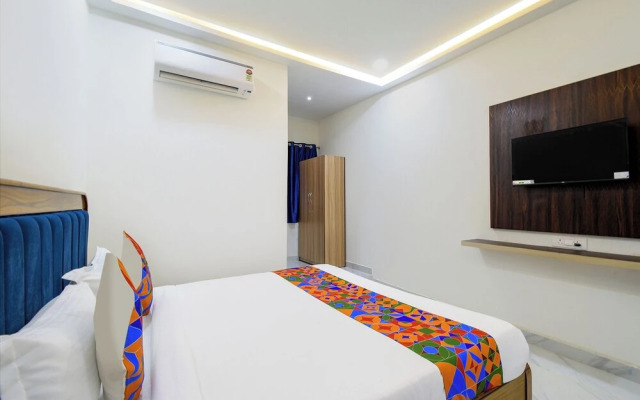 Fabhotel Rr Living Grand