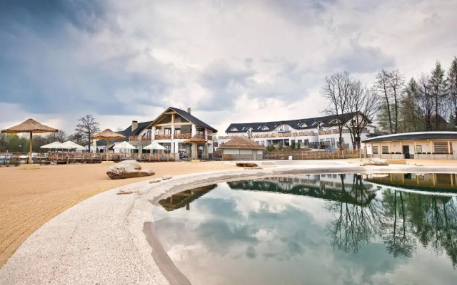 Molo Resort Hotel