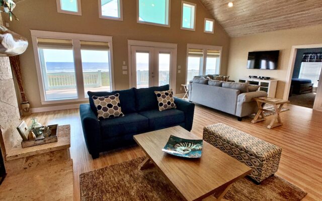 Gulf Pearl by RedAwning