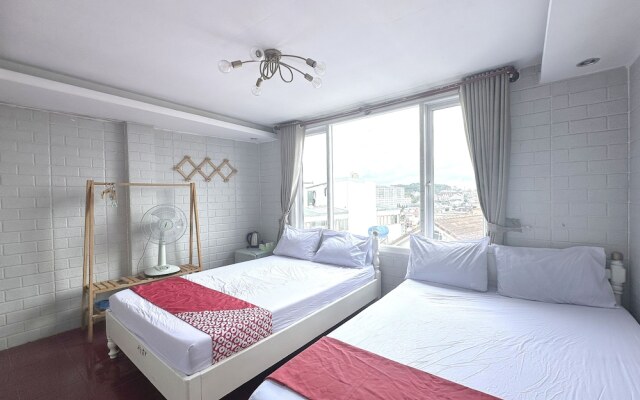OYO 1196 Le Vu Hotel