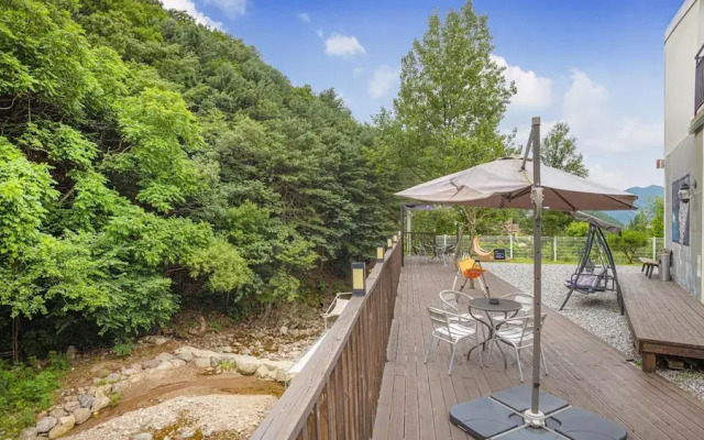Gapyeong Gamseong216 Poolvilla Pension