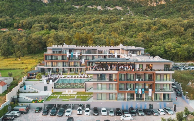 Royal Blue Resort & Residence