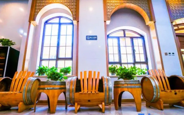Theme Hotel Turpan Camel Bell Winery
