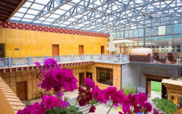 Naizi Hippo Shop Homestay – Exterior – Shangri-La