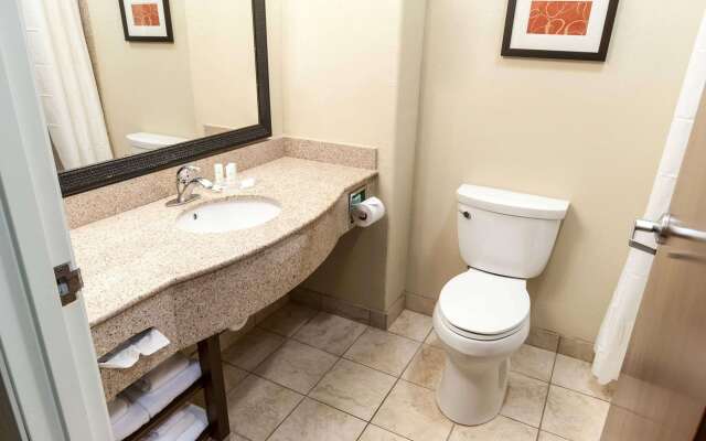 Spark by Hilton Houston Hobby Airport