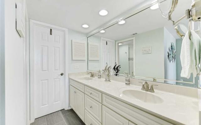 Windjammer 402 - Two Bedroom Condo