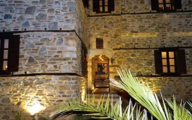Iliopetra Suites