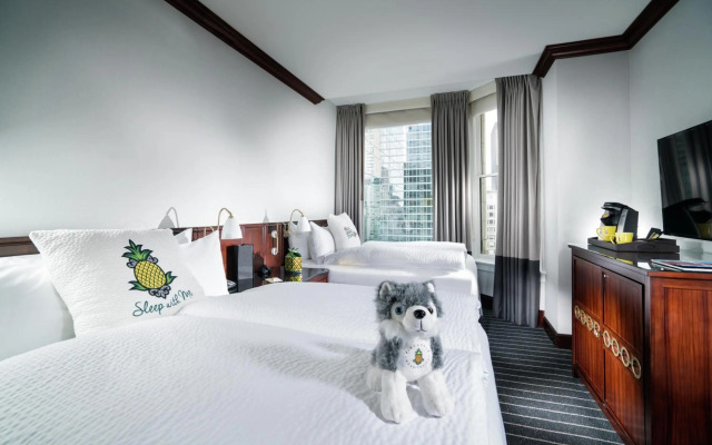 Staypineapple, An Iconic Hotel, The Loop