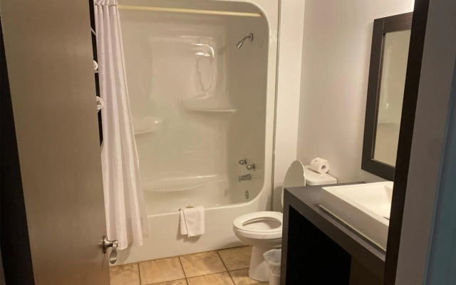 Ramada by Wyndham Laval