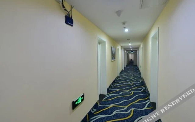 Super 8 Hotel (Beijing Xisanqi Yuxin Subway Station store)