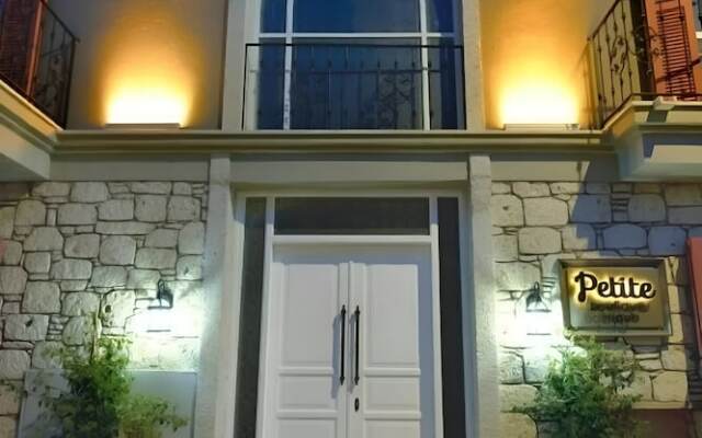 Petite Boutique Apart Hotel