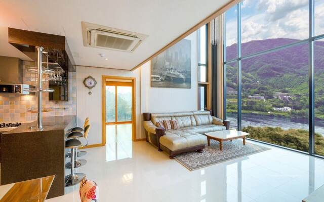 Harbor House Private