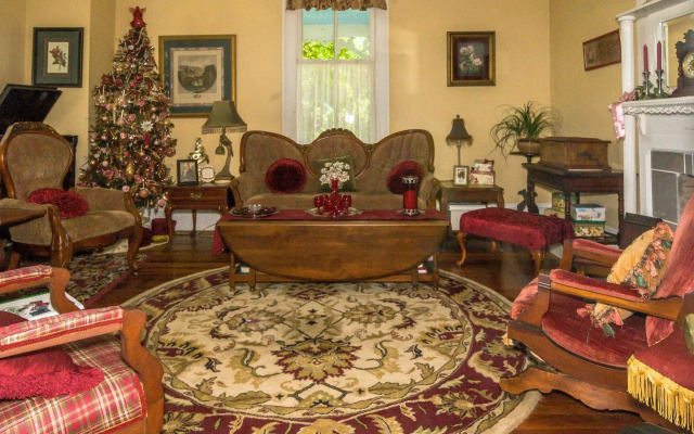 Holly House of Hamilton