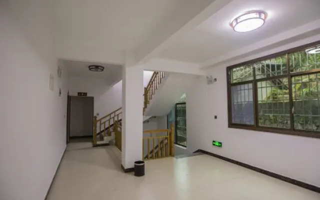 Attraction Zhong Inn (Biancheng Chayu Scenic Area)