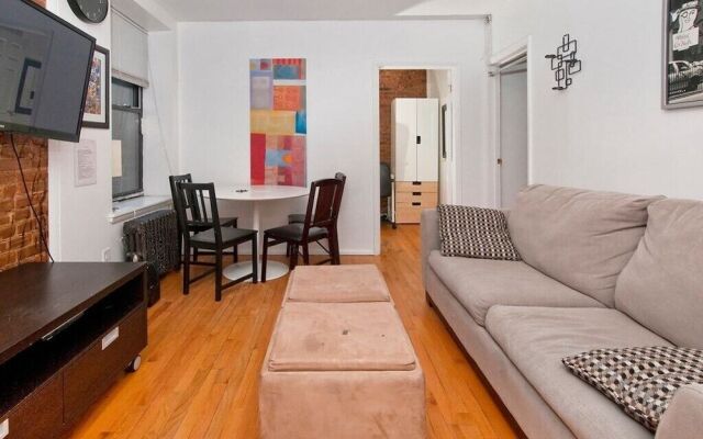 Chic & Modern 2 BR on Upper East Side