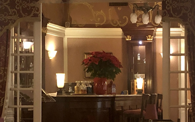 Grand Hotel