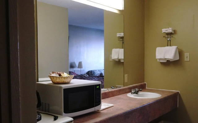 The Ritz Cafe and Motor Inn