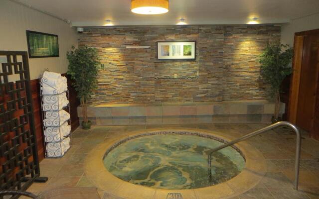 The Mammoth Creek Inn