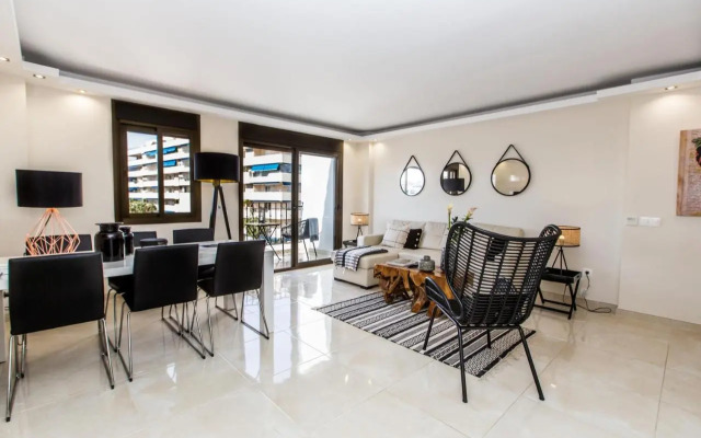 Luxurious 2 Bed Puerto Banús Apt - RDR193